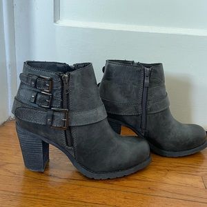 Gray Moto Boots!!